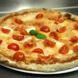 Pizzeria D’asporto Idomi food