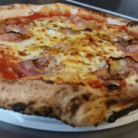 Pizzeria D'asporto Da Caruso food