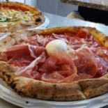 Pizzeria D'asporto Da Caruso food