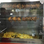 Pollo Ad Hoc À l'intérieur
