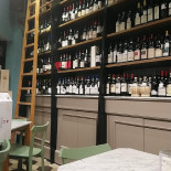 Aurora Wine À l'intérieur