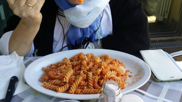 L'oasi Pizzeria food