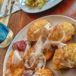 Vineria Sisu food