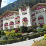 Saxl Exterior