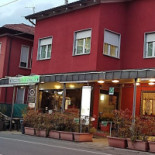 Pizzeria La Chicca outside