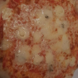 Stuzzi-pizza Robbio food