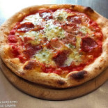 Stuzzi-pizza Robbio food