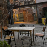 Pizzeria-rosticceria outside