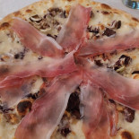 Pizzeria Desideria food