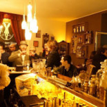 The Rabbit Hole Dentro