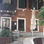Winchester Saloon Exterior