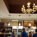 Real Pizza Pizzeria À l'intérieur