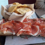 La Caveja food