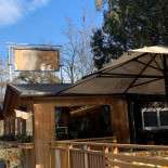 Reini's Bistro Exterior