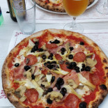 La Pizzeria Della Piazza food