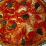 La Pizzeria Della Piazza food