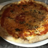 La Pizzeria Della Piazza food