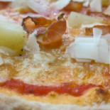 Pizzeria Iris food