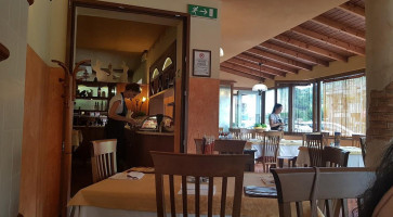 Mastro Marco Pizzeria inside