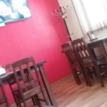 Alvis Place Pub Dentro