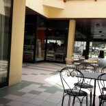 Mug Caffè outside