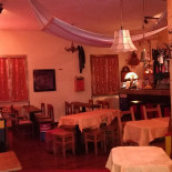 Red Angel Cafe Dentro
