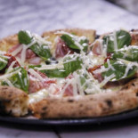 La Lanterna Pizzeria food