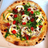 La Lanterna Pizzeria food