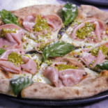 La Lanterna Pizzeria food