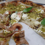 La Lanterna Pizzeria food