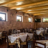Osteria L'antico Granaio inside