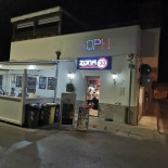 Zona 30 Beer ‘n’ Grill outside