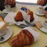 Le Petit Cafe Comida