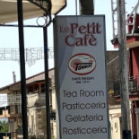 Le Petit Cafe Exterior