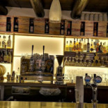 Vineria Del Borgo inside