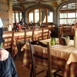 Pizzeria L'usignolo inside