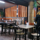 Pizzeria Fast Food La Piroga À l'intérieur