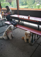 Sousedi Pavlov outside