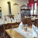 Trattoria Pizzeria Al Lepre inside