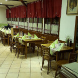 Trattoria Pizzeria Al Lepre inside
