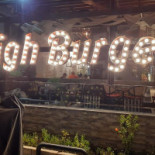 High Burger Dentro