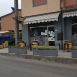 Monkey's Pub Exterior