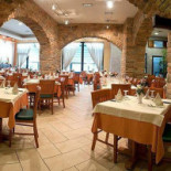 Pizzeria Continental inside