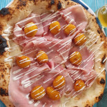 Pizzeria Gusto Over The Sea