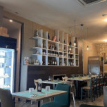 Pizzeria Gusto Over The Sea inside