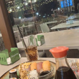 Yili Café food