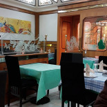 Hong Kong Chiavari inside