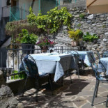 Ca De Matt outside