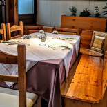 Pizzeria La Lampara Dongo inside