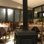 Pizzeria La Lampara Dongo inside
